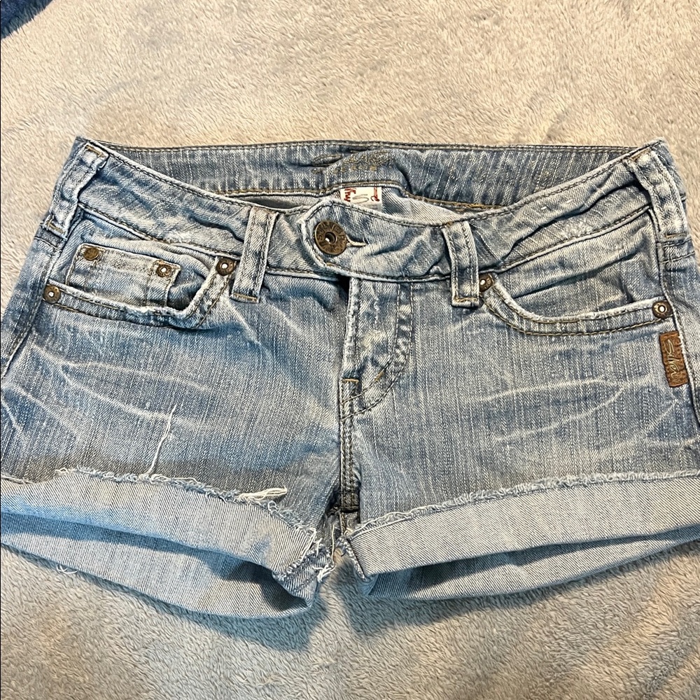 Silver Jeans Light Blue Denim Shorts Sz 28